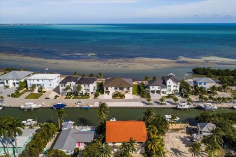 Casa en venta en Marathon, Florida, 5 dormitorios, 319.03 m2 № 1990969 - foto 6