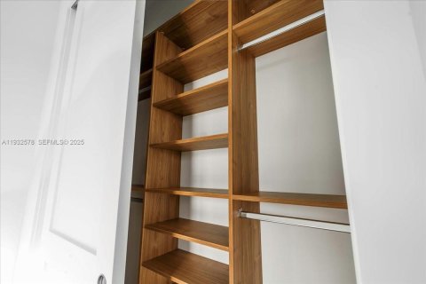 Casa en venta en Marathon, Florida, 5 dormitorios, 319.03 m2 № 1990969 - foto 30