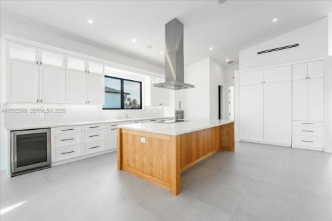 Casa en venta en Marathon, Florida, 5 dormitorios, 319.03 m2 № 1990969 - foto 13