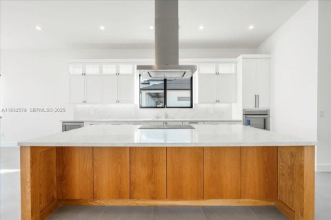 Casa en venta en Marathon, Florida, 5 dormitorios, 319.03 m2 № 1990969 - foto 12