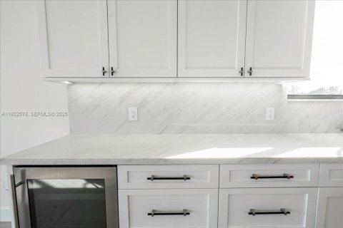 Casa en venta en Marathon, Florida, 5 dormitorios, 319.03 m2 № 1990969 - foto 19