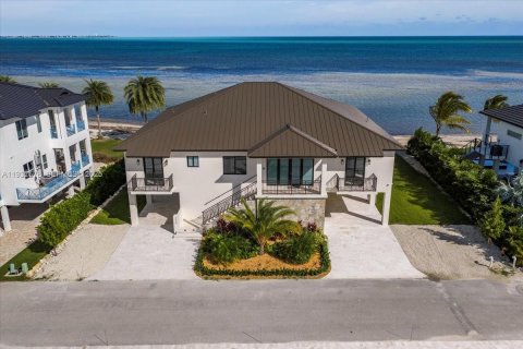 Casa en venta en Marathon, Florida, 5 dormitorios, 319.03 m2 № 1990969 - foto 2