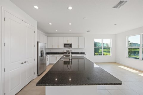 House in Wesley Chapel, Florida 5 bedrooms, 302.03 sq.m. № 2216756 - photo 15