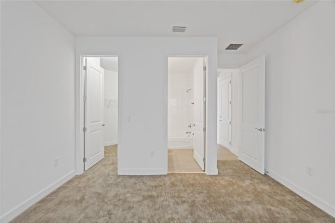 House in Wesley Chapel, Florida 5 bedrooms, 302.03 sq.m. № 2216756 - photo 24