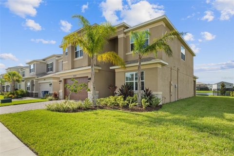 House in Wesley Chapel, Florida 5 bedrooms, 302.03 sq.m. № 2216756 - photo 4