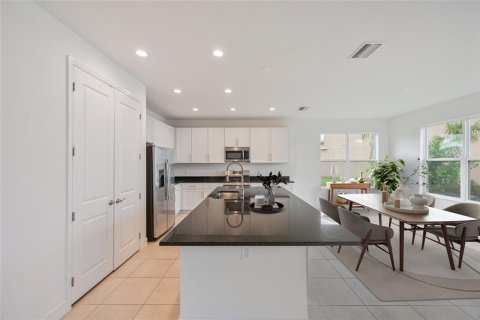 House in Wesley Chapel, Florida 5 bedrooms, 302.03 sq.m. № 2216756 - photo 14