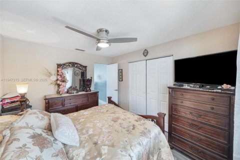 Casa en venta en Tamarac, Florida, 3 dormitorios, 149.76 m2 № 2006154 - foto 29