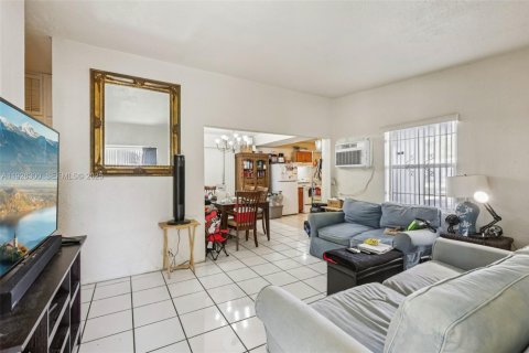 Villa ou maison à vendre à Miami Gardens, Floride: 2 chambres, 100.71 m2 № 1986087 - photo 4