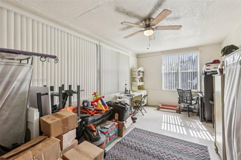 Villa ou maison à vendre à Miami Gardens, Floride: 2 chambres, 100.71 m2 № 1986087 - photo 3