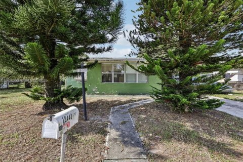 Villa ou maison à vendre à Miami Gardens, Floride: 2 chambres, 100.71 m2 № 1986087 - photo 30