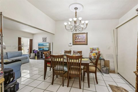 Villa ou maison à vendre à Miami Gardens, Floride: 2 chambres, 100.71 m2 № 1986087 - photo 8