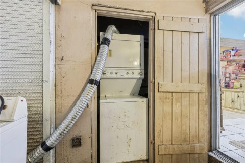 Villa ou maison à vendre à Miami Gardens, Floride: 2 chambres, 100.71 m2 № 1986087 - photo 19