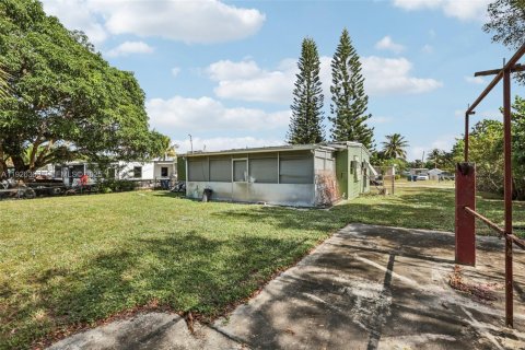 Villa ou maison à vendre à Miami Gardens, Floride: 2 chambres, 100.71 m2 № 1986087 - photo 26