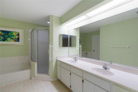 Casa en venta en Zephyrhills, Florida, 3 dormitorios, 229.65 m2 № 1780525 - foto 26
