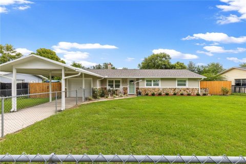 House in Ocala, Florida 3 bedrooms, 104.33 sq.m. № 2231341