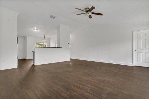 House in Apopka, Florida 3 bedrooms, 158.21 sq.m. № 1805182 - photo 5