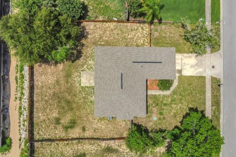 House in Apopka, Florida 3 bedrooms, 158.21 sq.m. № 1805182 - photo 27