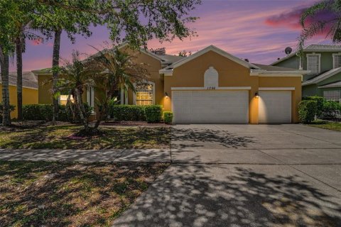 House in Orlando, Florida 5 bedrooms, 241.17 sq.m. № 2116228