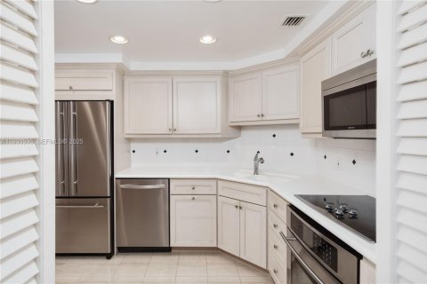 Снять в аренду кондоминиум в Майами, Флорида 2 спальни, 174.84м2, № 2034812 - фото 8