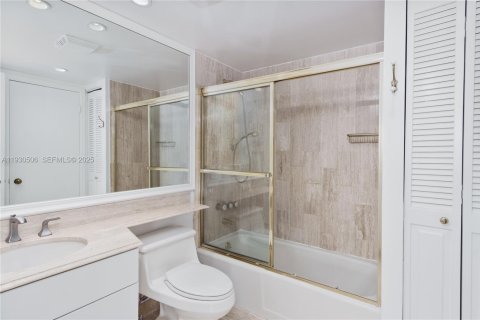 Снять в аренду кондоминиум в Майами, Флорида 2 спальни, 174.84м2, № 2034812 - фото 7