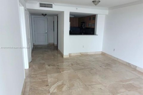 Condo in Miami, Florida, 1 bedroom  № 1979602 - photo 8