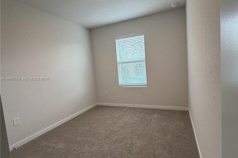 Снять в аренду таунхаус в Лихай-Эйкерс, Флорида 3 спальни, 136.01м2, № 2029100 - фото 10