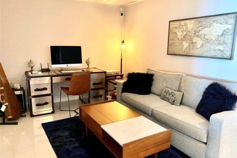 Copropriété à vendre à Miami, Floride: 2 chambres, 134.71 m2 № 1995821 - photo 19