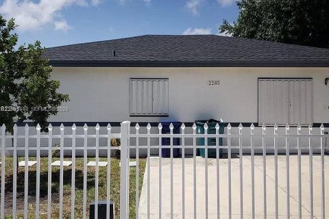 Villa ou maison à Miami, Floride 3 chambres № 2080128
