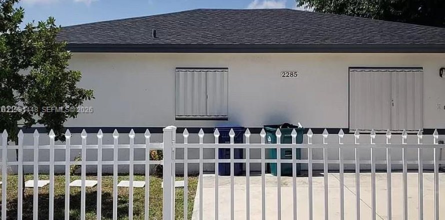 Villa ou maison à Miami, Floride 3 chambres № 2080128