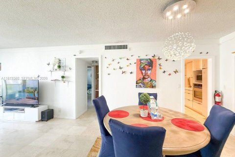 Condo in Hollywood, Florida, 1 bedroom  № 2059752 - photo 3