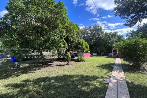 Casa en venta en Miami, Florida, 3 dormitorios, 91.32 m2 № 1955434 - foto 1