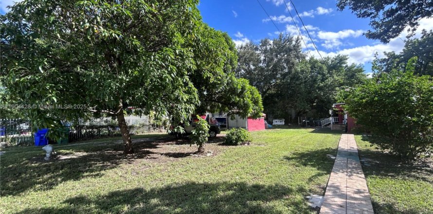 Casa en Miami, Florida 3 dormitorios, 91.32 m2 № 1955434