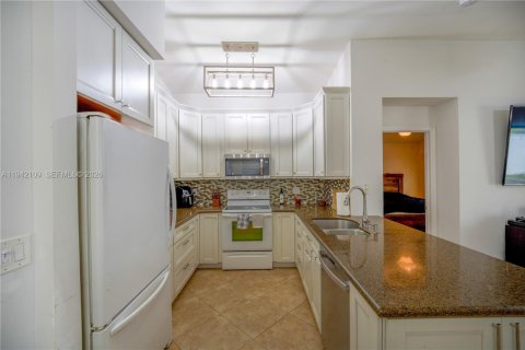 Casa en venta en Deerfield Beach, Florida, 3 dormitorios, 131.74 m2 № 1999063 - foto 11