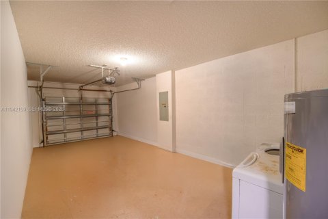 Casa en venta en Deerfield Beach, Florida, 3 dormitorios, 131.74 m2 № 1999063 - foto 23