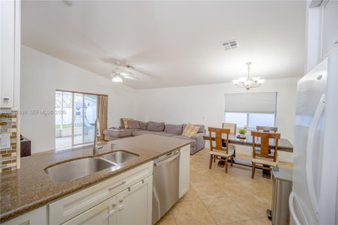 Casa en venta en Deerfield Beach, Florida, 3 dormitorios, 131.74 m2 № 1999063 - foto 12