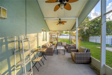 Casa en venta en Deerfield Beach, Florida, 3 dormitorios, 131.74 m2 № 1999063 - foto 27