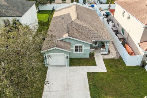 Casa en venta en Deerfield Beach, Florida, 3 dormitorios, 131.74 m2 № 1999063 - foto 2