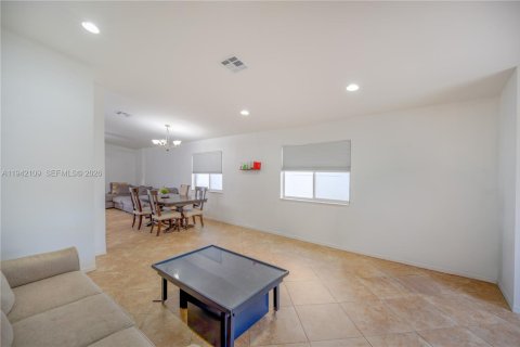 Casa en venta en Deerfield Beach, Florida, 3 dormitorios, 131.74 m2 № 1999063 - foto 9