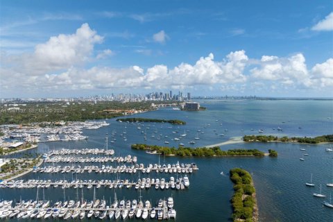 Condo in Miami, Florida, 2 bedrooms  № 2004609 - photo 18