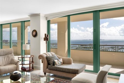 Condo in Miami, Florida, 2 bedrooms  № 2004609 - photo 9