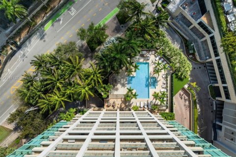 Condo in Miami, Florida, 2 bedrooms  № 2004609 - photo 17