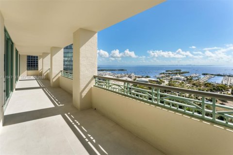 Condo in Miami, Florida, 2 bedrooms  № 2004609 - photo 13