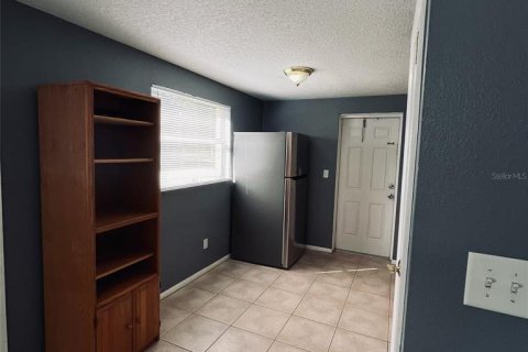 Appartement à louer à Zephyrhills, Floride: 2 chambres, 65.22 m2 № 2416622 - photo 9
