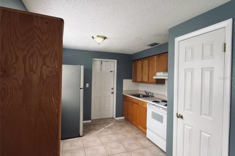 Appartement à louer à Zephyrhills, Floride: 2 chambres, 65.22 m2 № 2416622 - photo 7