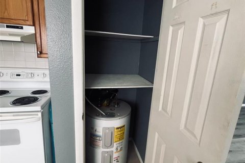 Appartement à louer à Zephyrhills, Floride: 2 chambres, 65.22 m2 № 2416622 - photo 11