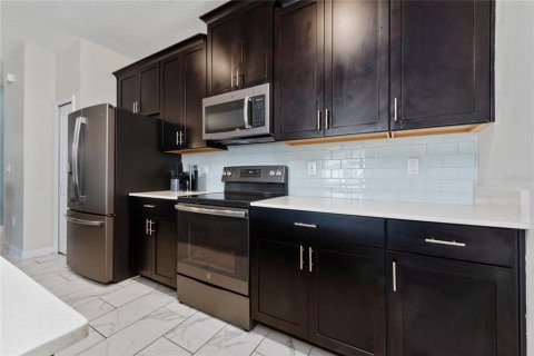 Townhouse in Davenport, Florida 4 bedrooms, 176.7 sq.m. № 1424718 - photo 4