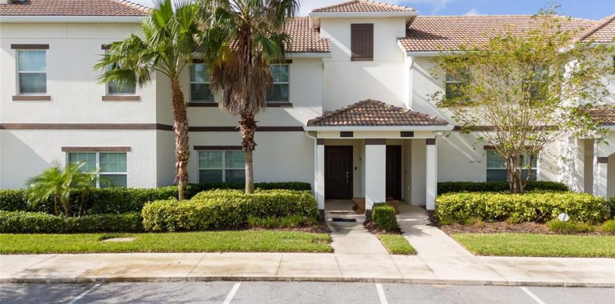 Townhouse in Davenport, Florida 4 bedrooms, 176.7 sq.m. № 1424718