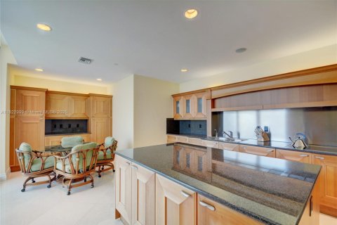 Снять в аренду кондоминиум в Авентура, Флорида 4 спальни, 477.61м2, № 2018721 - фото 11