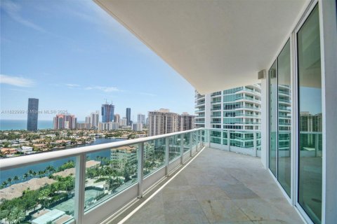 Снять в аренду кондоминиум в Авентура, Флорида 4 спальни, 477.61м2, № 2018721 - фото 7