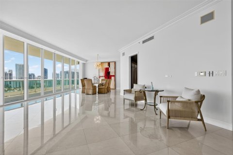 Снять в аренду кондоминиум в Авентура, Флорида 4 спальни, 477.61м2, № 2018721 - фото 10